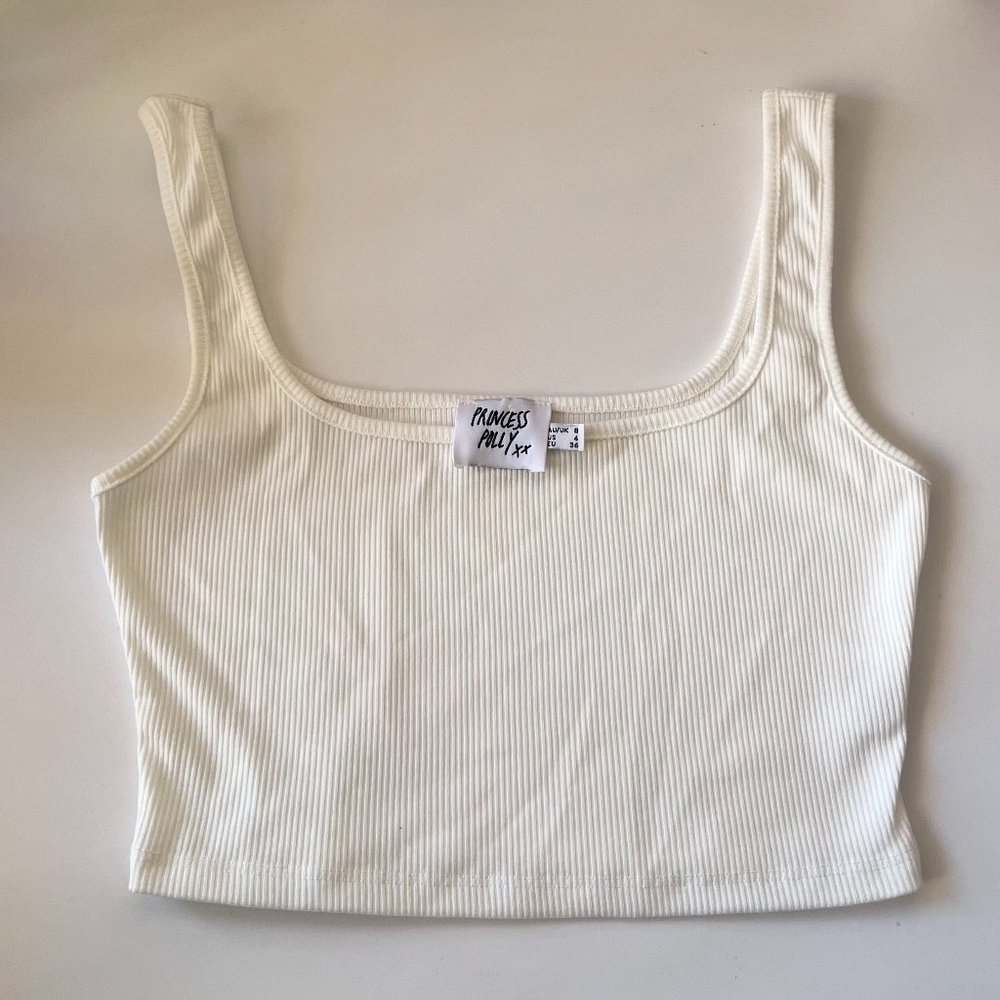 Cropped Tank Top - Picture 4 of 9